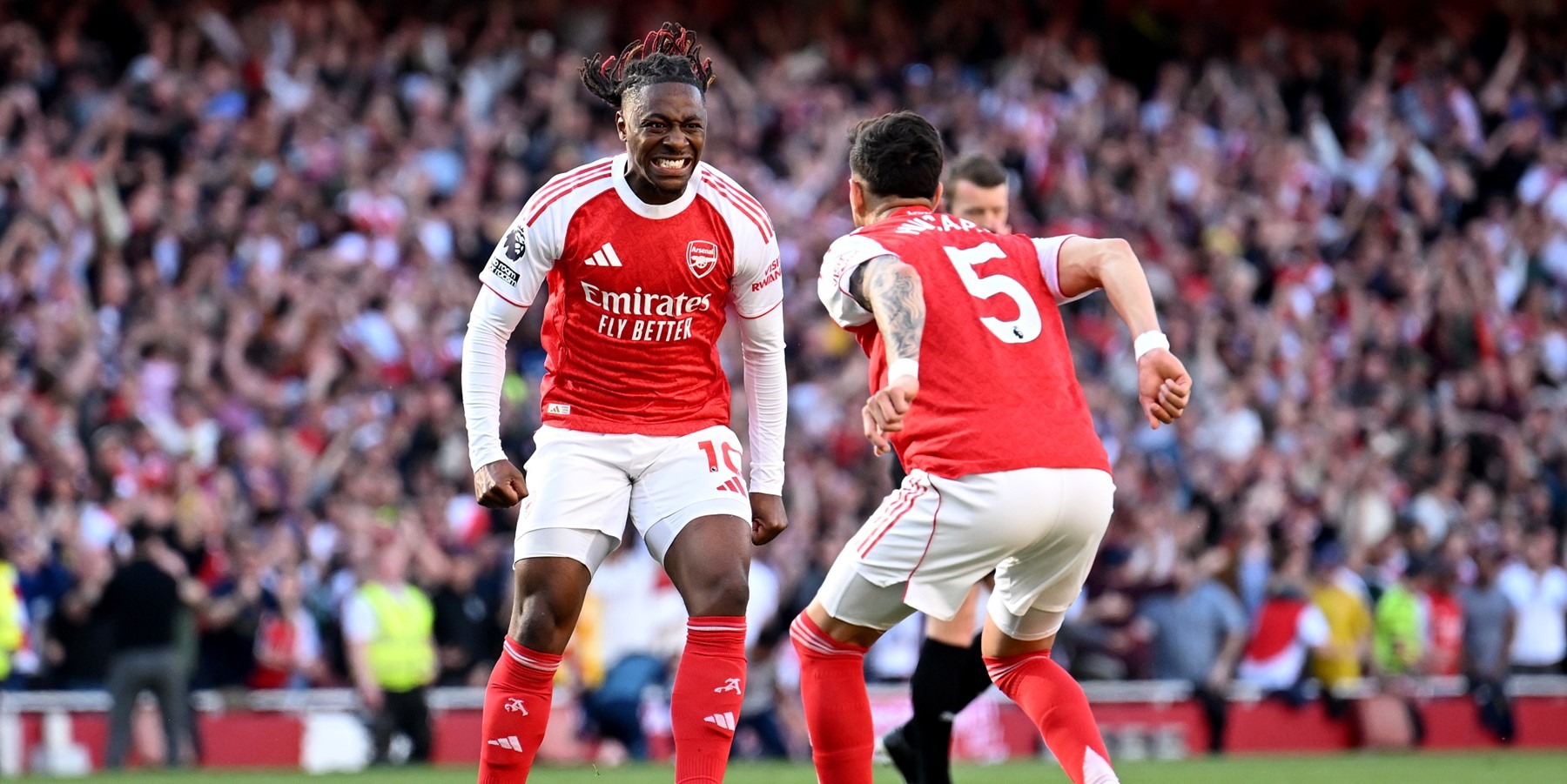 Eze Strike Sends Arsenal Back to the Top